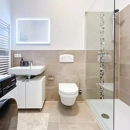 Geraeumige Stilvolle - Ihr Perfektes Zuhause Apartamento