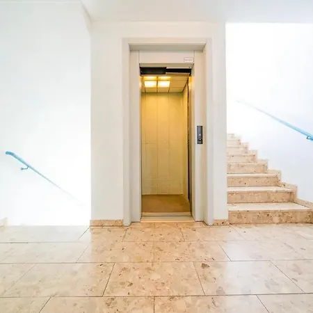 Geraeumige Stilvolle - Ihr Perfektes Zuhause *