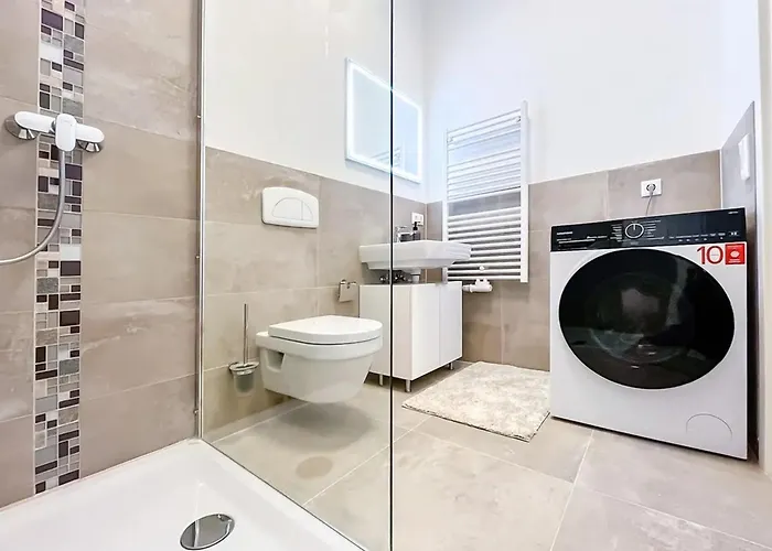 Geraeumige Stilvolle - Ihr Perfektes Zuhause Apartman