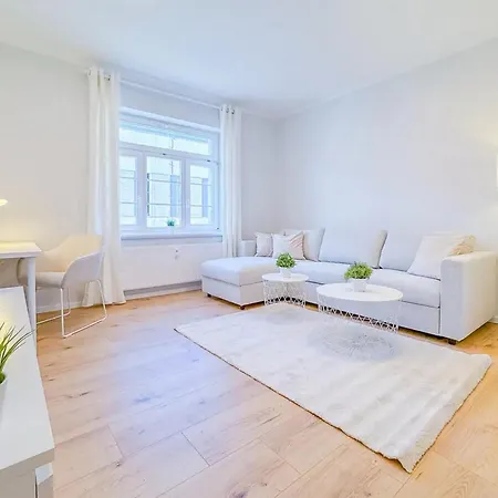 Geraeumige Stilvolle - Ihr Perfektes Zuhause Апартаменты *